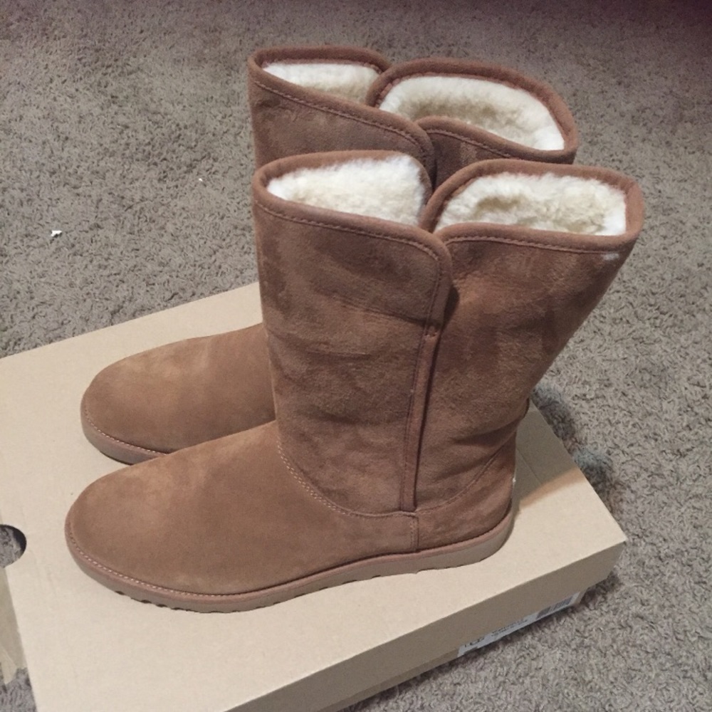 UGG Boots, Michelle w/CHE